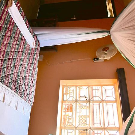 Hotel Acacia City Кампала Экстерьер фото