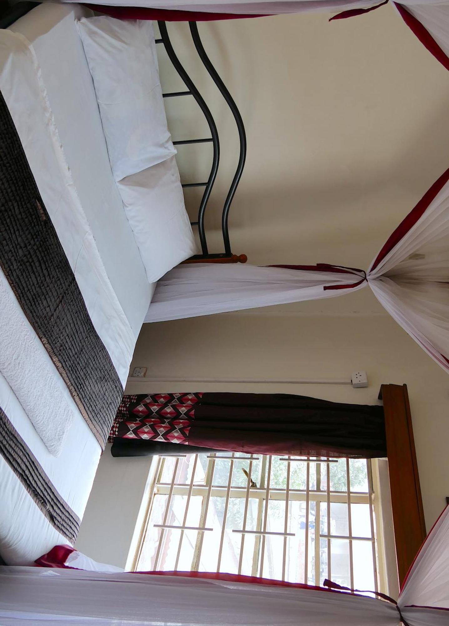 Hotel Acacia City Кампала Экстерьер фото