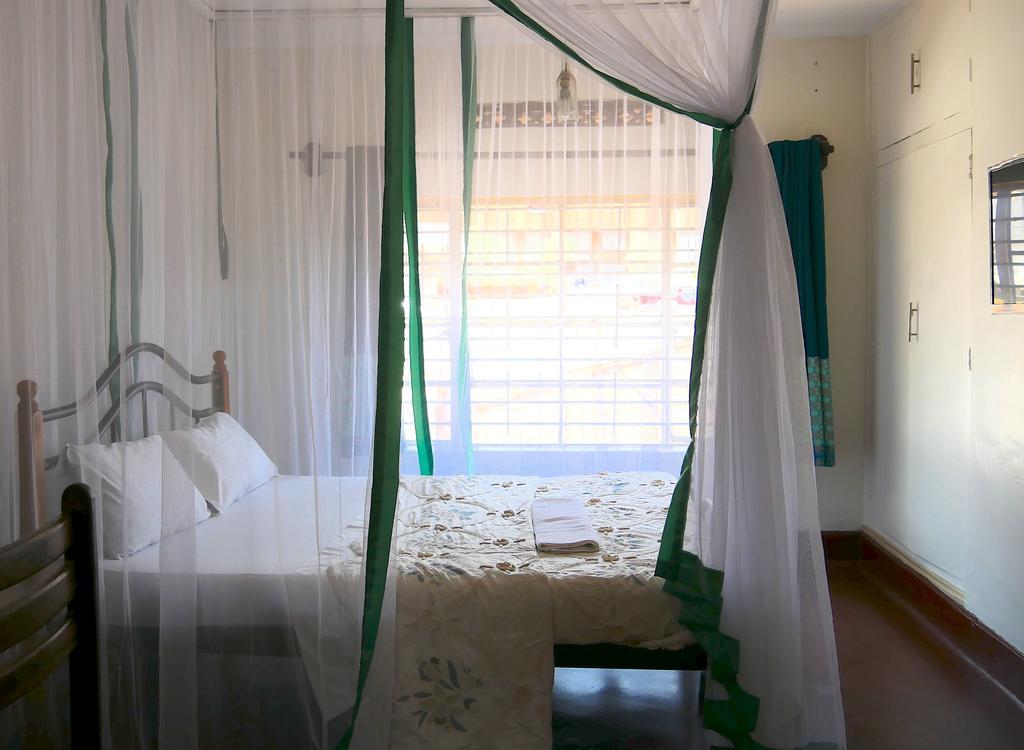 Hotel Acacia City Кампала Экстерьер фото